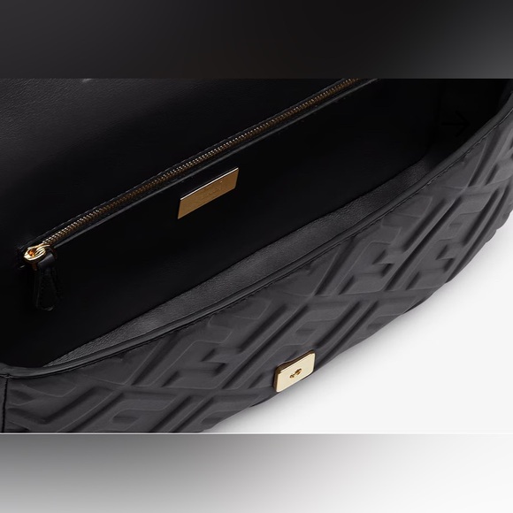 Fendi Black FF Logo Baguette Shoulder Bag - Picture 4 of 5